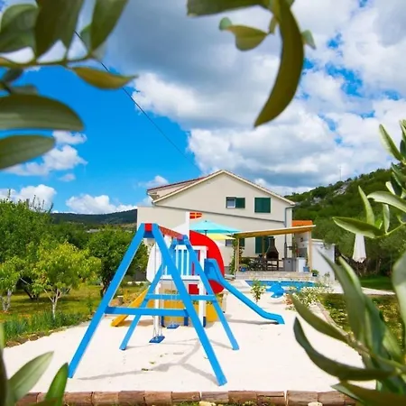 Remarkable 5-Bed Villa In Labin Villa *