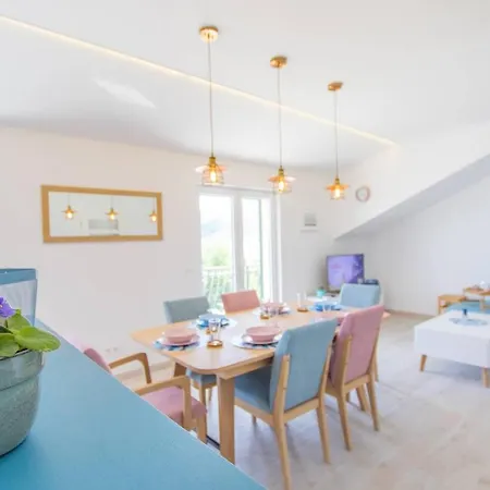 Remarkable 5-Bed Villa In Labin Villa