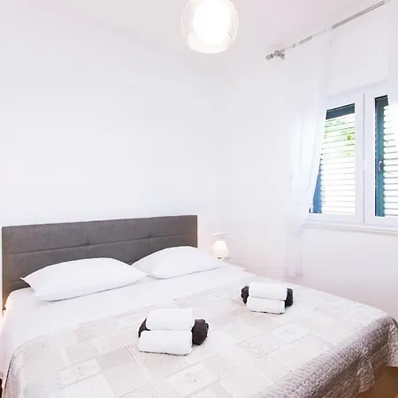 Villa Remarkable 5-Bed Villa In Labin